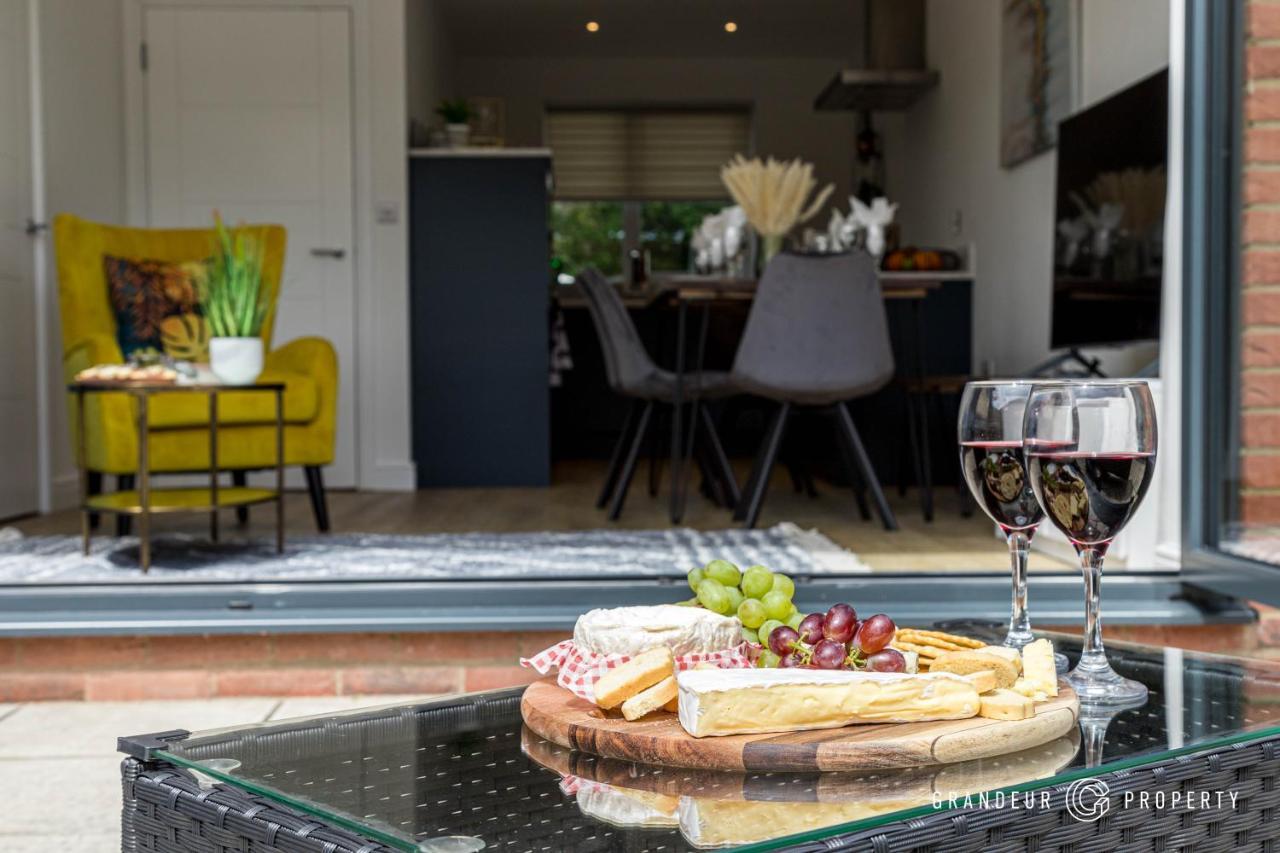 풀 Denmark House By Grandeur Property 빌라 외부 사진